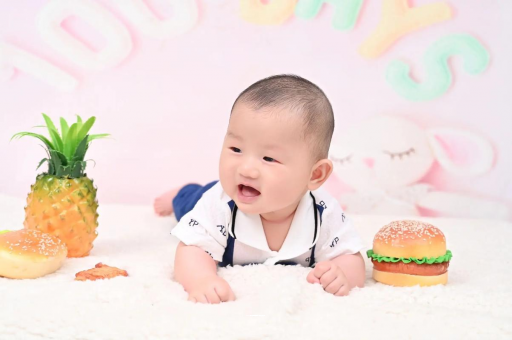 荆州宝宝在妈妈肚子里